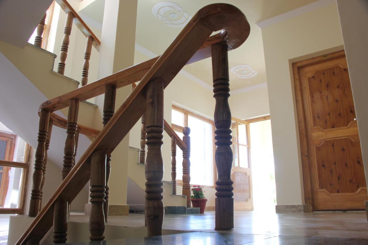 New Moon Guest House Лех Экстерьер фото
