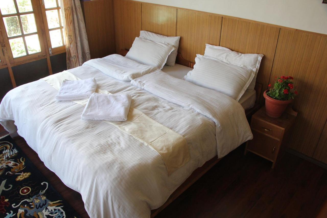 New Moon Guest House Лех Экстерьер фото