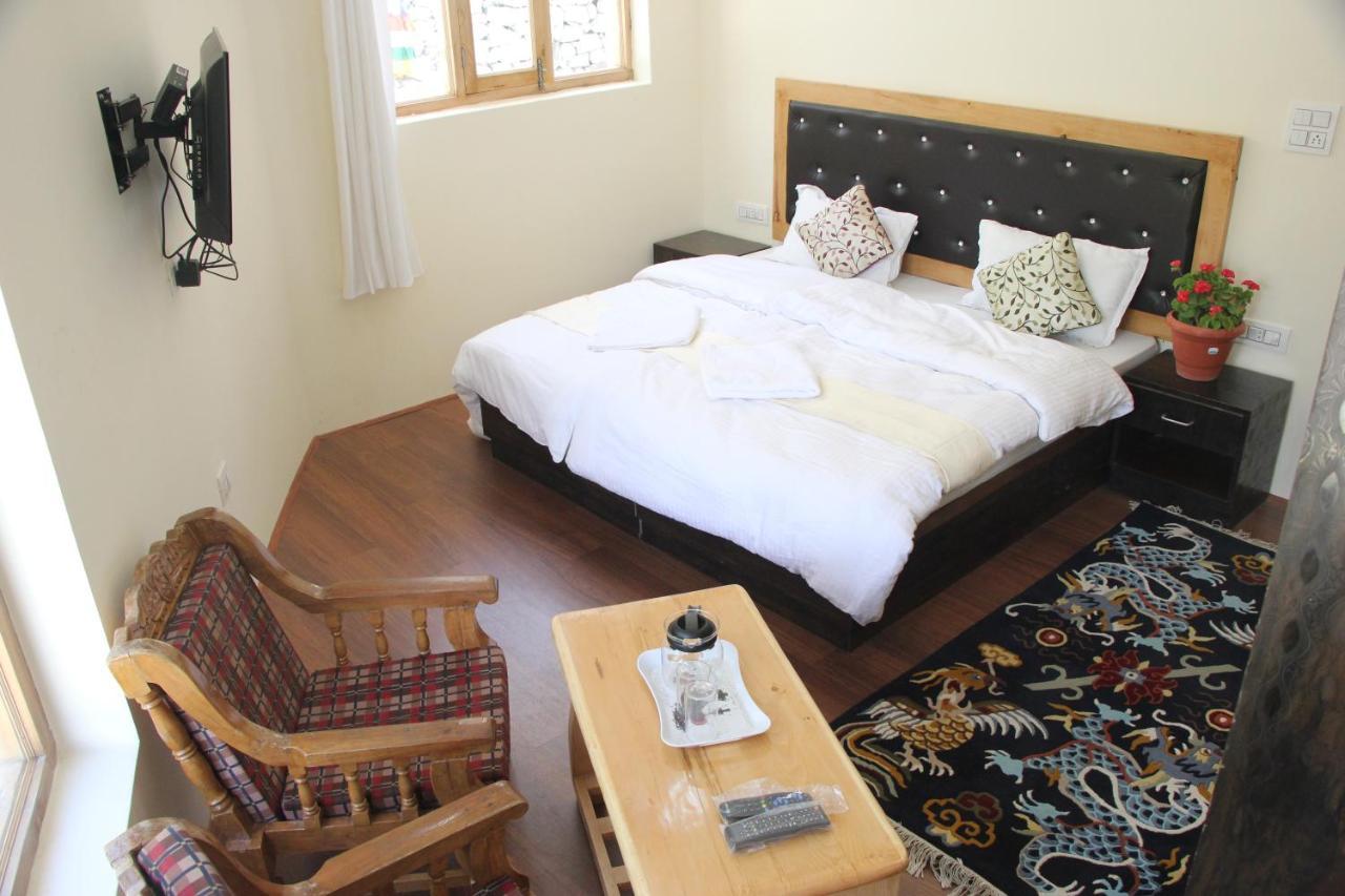 New Moon Guest House Лех Экстерьер фото