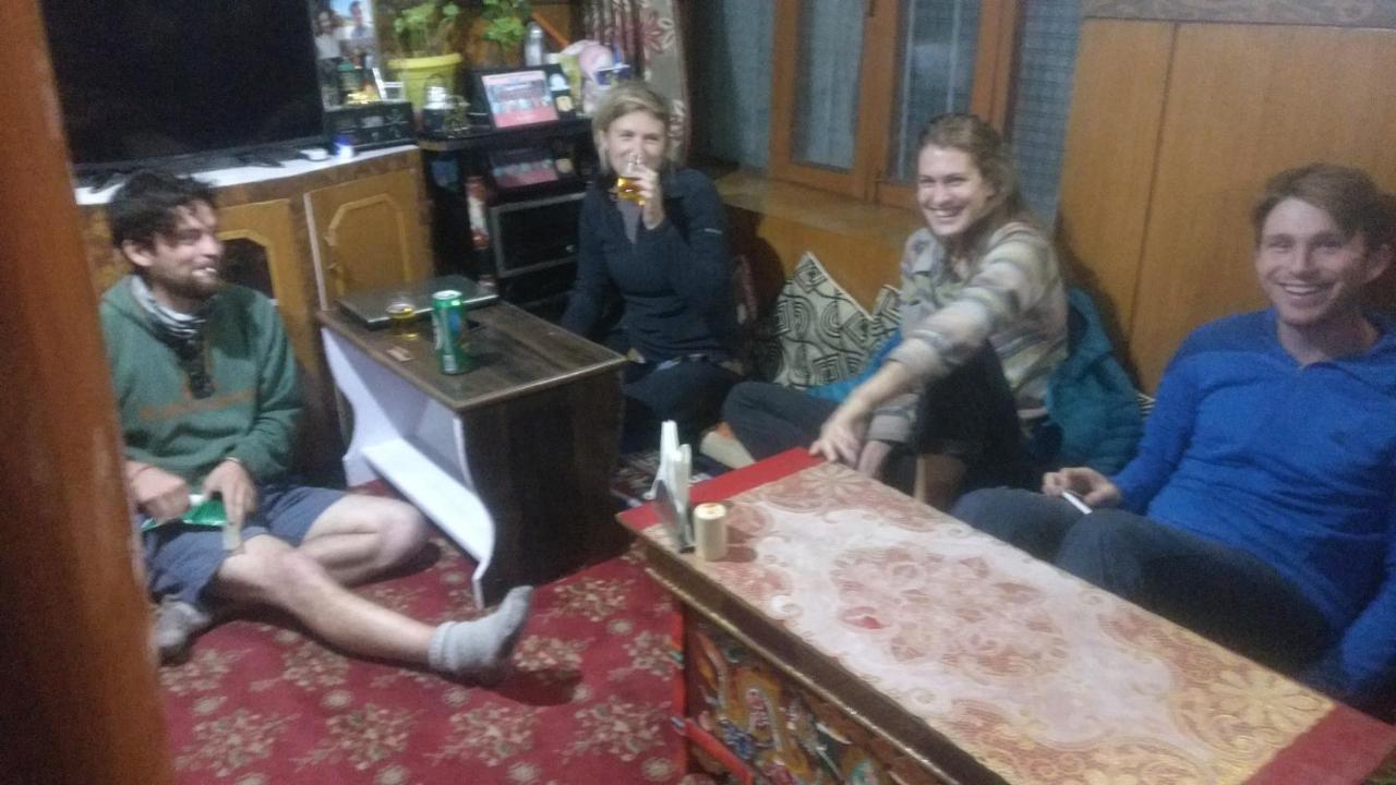 New Moon Guest House Лех Экстерьер фото
